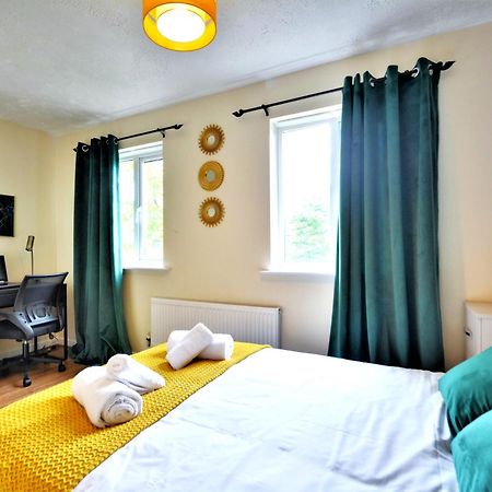 Manchester Townhouse By Bevolve - 4 Bedrooms - Free Parking ภายนอก รูปภาพ