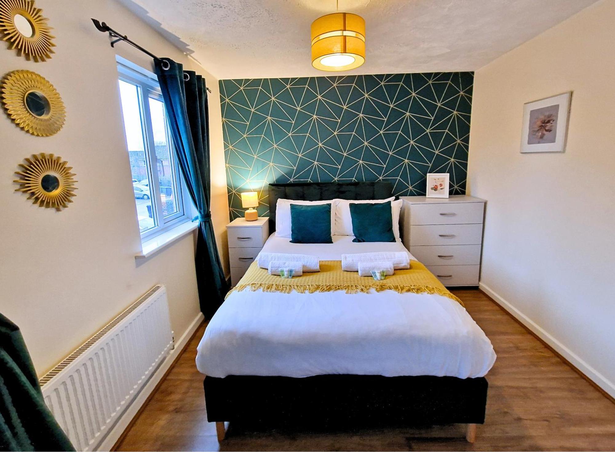 Manchester Townhouse By Bevolve - 4 Bedrooms - Free Parking ภายนอก รูปภาพ