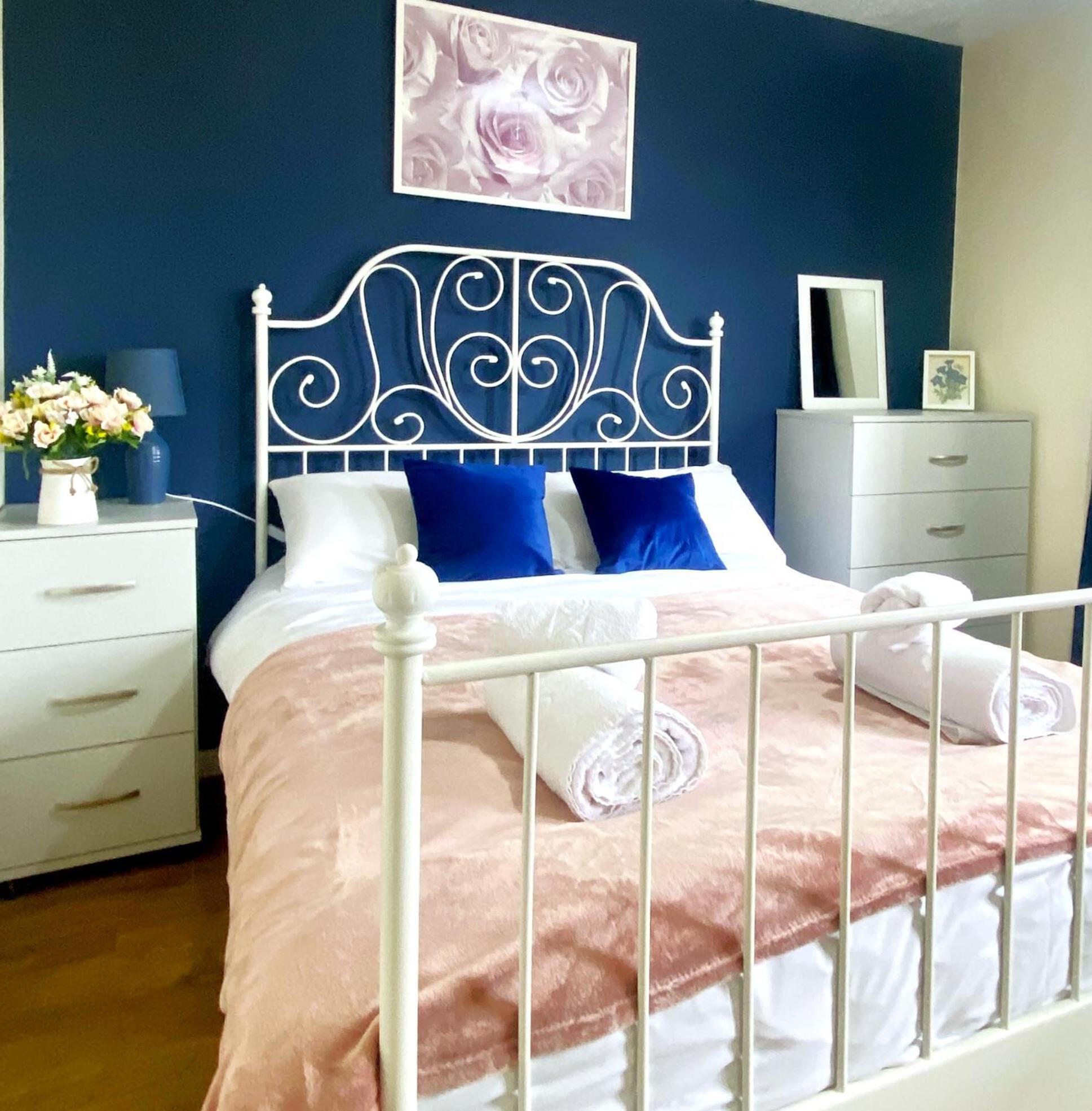 Manchester Townhouse By Bevolve - 4 Bedrooms - Free Parking ภายนอก รูปภาพ